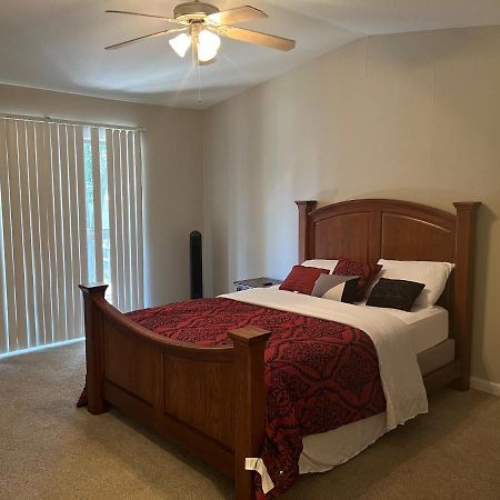 Lovely 1-Bedroom Townhome With Nice Amenities Хюстън Екстериор снимка