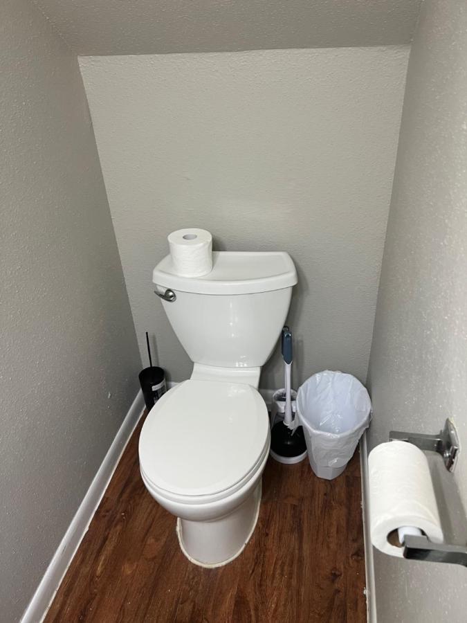 Lovely 1-Bedroom Townhome With Nice Amenities Хюстън Екстериор снимка